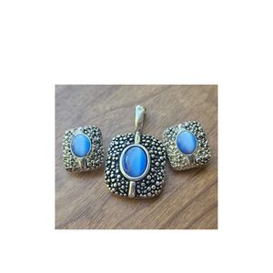 Premier Designs Silver Tone Blue Cabochon Pendant & Earrings‎ Set Jewelry